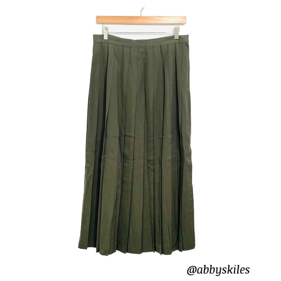 Austin Reed Dresses & Skirts - Austin Reed Gray Skirt Wool Pleated Below the Knee Skirt Size 12 Long Skirt